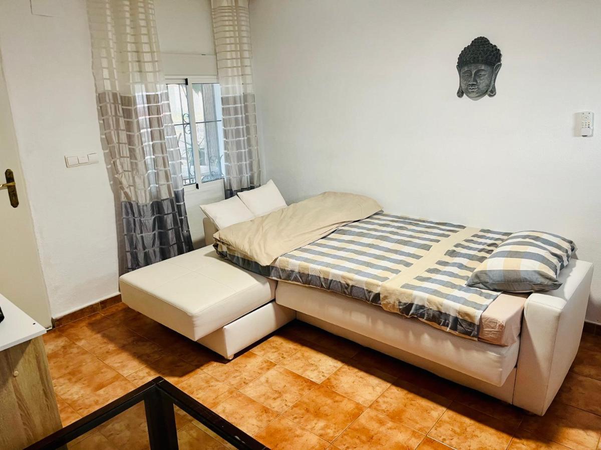 Estudio Adosado Acogedor Con Jardin, Barbacoa Y Parking Privado Alicante Exteriér fotografie
